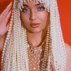 Парик из жемчужных бусин
